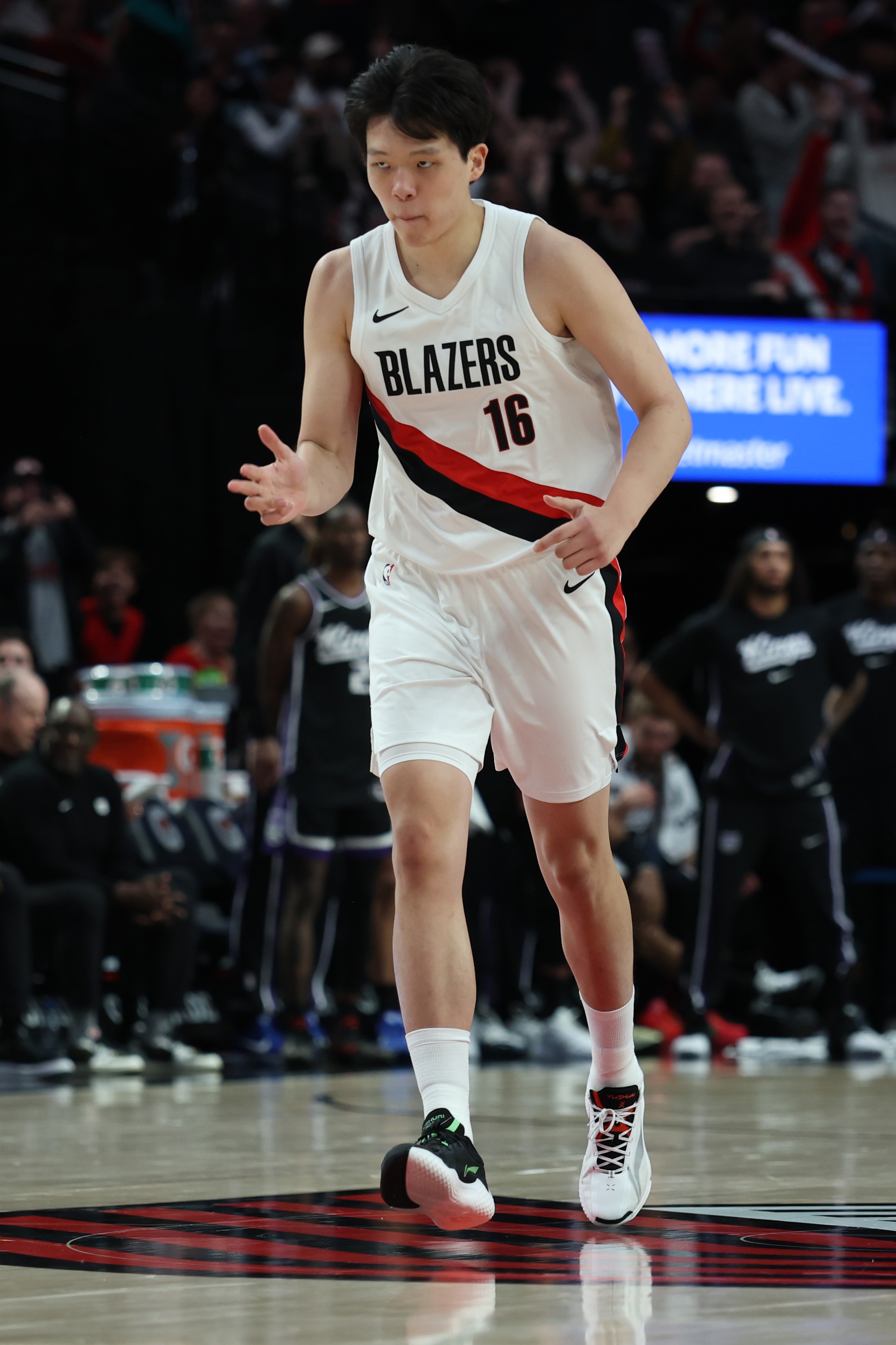 所以我看他, 我有机会在, 因为对于一 所以我看他, 我有机会在, 因为对于一